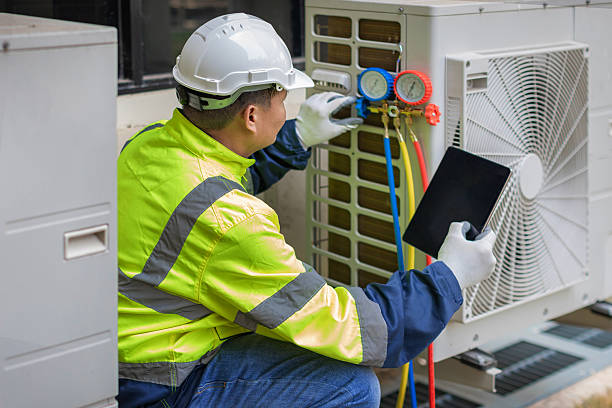 Professional Hvac technician working in Driftwood, TX